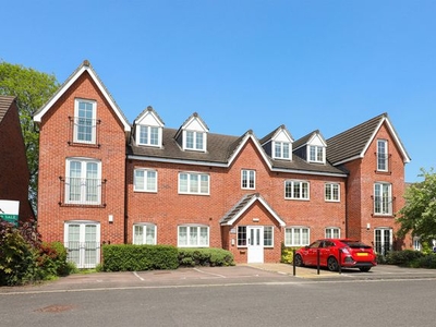 Flat to rent in Old Pheasant Court, Princeton House S40