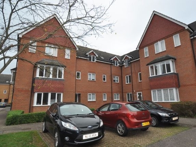 Flat to rent in Redoubt Close, Hitchin SG4