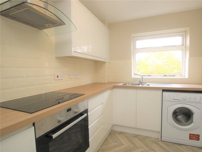 Flat to rent in Ross House, Southcote Road, Reading, Berkshire RG30