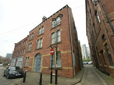 Flat to rent in Saxton House, Maude Street, Leeds LS2