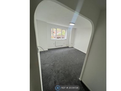 Flat to rent in Simpson Close, Leagrave, Luton LU4