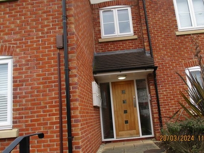 Flat to rent in Southview Court, Stanway Road, Shirley, Solihull B90