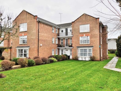 Flat to rent in Temple House, Phyllis Court RG9