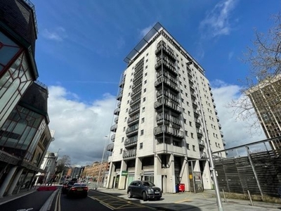 Flat to rent in The Aspect, Queen Street, Cardiff CF10