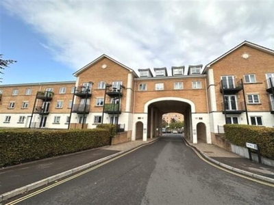 Flat to rent in The Dell, Southampton SO15