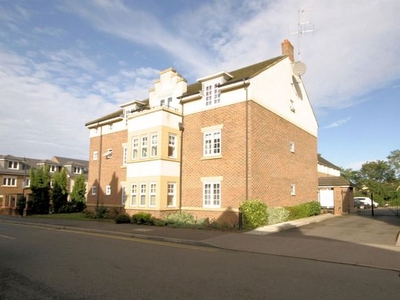 Flat to rent in The Hawthorns, Flitwick, Bedford MK45