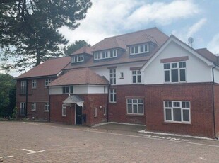 Flat to rent in The Pines, Stockport SK12