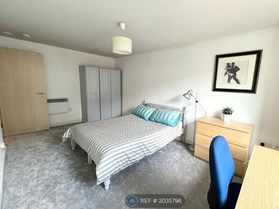 Flat to rent in The Quadrangle, Manchester M1