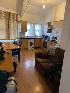 Flat to rent in Upper George Street, Luton LU1