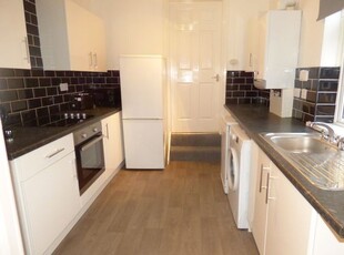 Flat to rent in Warton Terrace, Heaton, Newcastle Upon Tyne NE6