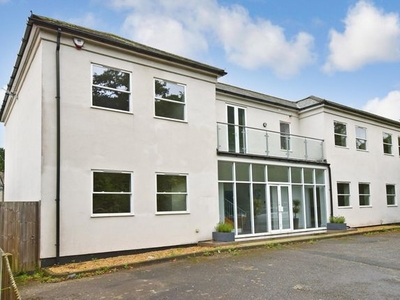 Flat to rent in Wedglen Industrial Estate, Midhurst GU29