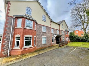 Flat to rent in Whitefield Road, Stockton Heath, Warrington WA4