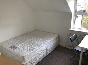 Flat to rent in Wilmslow Road, Fallowfield M14