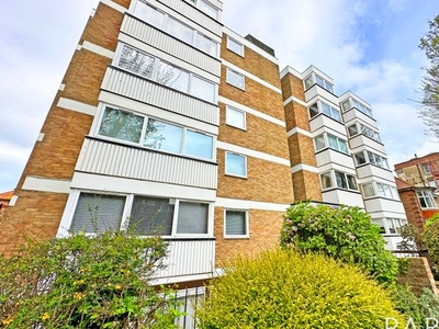 Flat to rent in Windsor Lodge, 26-28 Third Avenue, Hove, East Sussex BN3
