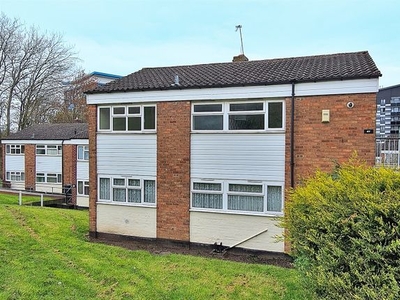 Flat to rent in Wyndmill Crescent, West Bromwich B71