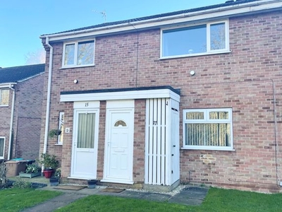 Maisonette to rent in Larkspur Close, Forest Town, Mansfield NG19