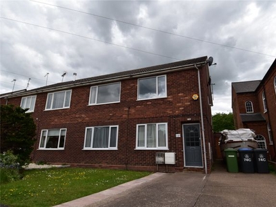Maisonette to rent in New Road, Studley B80