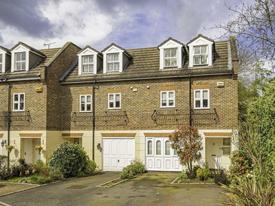 Property to rent in Sandown Gate, Esher KT10