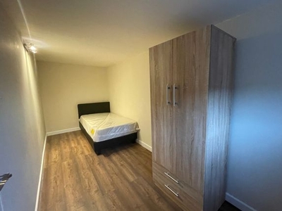 Room to rent in Corporation Street, Rotherham S60