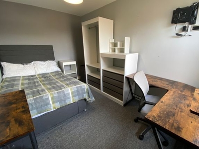 Room to rent in Dickinson Street, Derby DE24