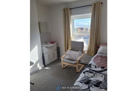 Room to rent in King Street, Weymouth DT4