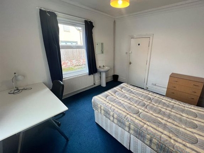 Room to rent in Melbourne Road, Earlsdon, Coventry CV5
