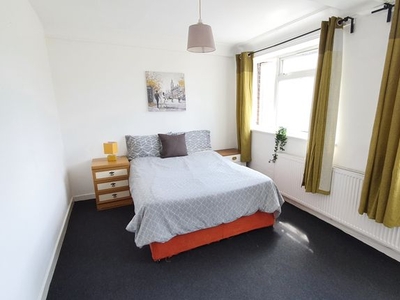 Room to rent in New Street, Dudley DY1
