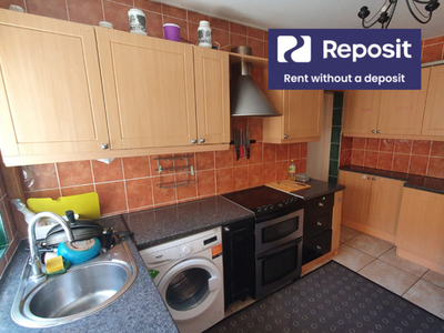 Room to rent in Queensland Road, Southbourne, Bournemouth BH5