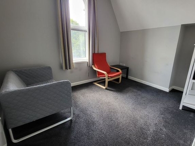 Room to rent in Room 14, 2-4 Auckland Road, Wheatley, Doncaster DN2