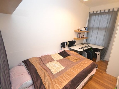 Room to rent in Room 3, Stanley Street, Derby DE22