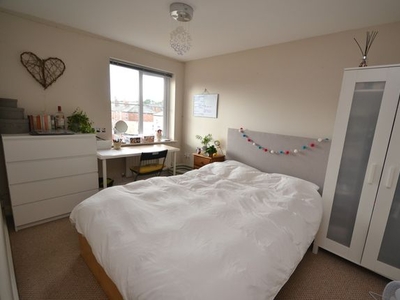 Room to rent in Room 4, St. Nicholas Place, Derby DE1