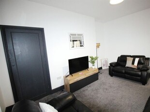 Room to rent in Stanhope Road, South Shields NE33