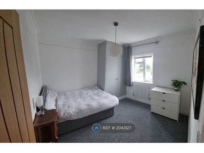 Room to rent in Swindon Road, Cheltenham GL51