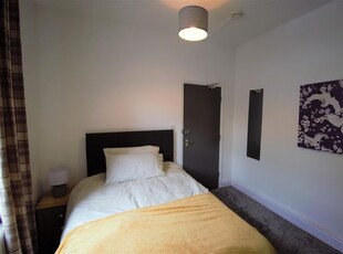 Room to rent in Thompson Street, Padiham, Burnley BB12
