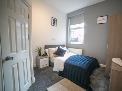 Room to rent in Wood End Road, Erdington, Birmingham B24