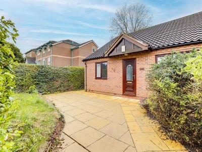 Semi-detached bungalow to rent in Plains Road, Mapperley, Nottingham NG3