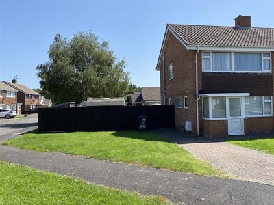 Semi-detached house to rent in Glevum Road, Coleview, Swindon SN3