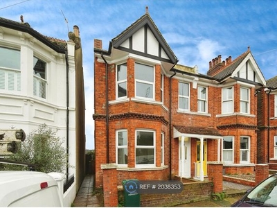 Semi-detached house to rent in Leighton Road, Hove BN3