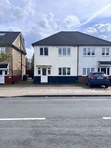 Semi-detached house to rent in Mays Lane, Barnet EN5