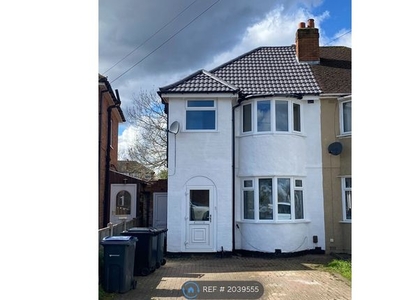 Semi-detached house to rent in Parkdale Road, Birmingham B26