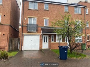 Semi-detached house to rent in Redgrave Close, Gateshead NE8