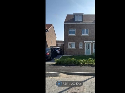 Semi-detached house to rent in Waudby Way, Hull HU9