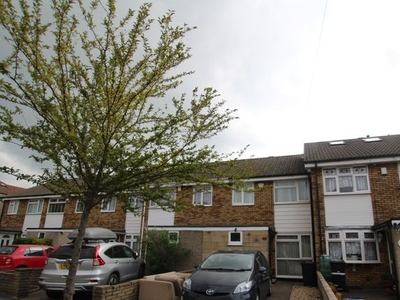 Semi-detached house to rent in Ashurst Drive, Ilford IG6