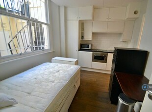 Studio flat for rent in Gloucester Street, London, SW1V