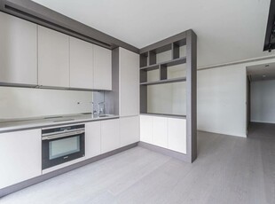 Studio flat for rent in One Park Drive, Canary Wharf, London, E14
