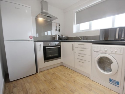 Studio to rent in Midhill Road, Sheffield S2