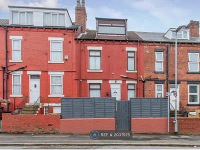 Terraced house to rent in Brownhill Avenue, Leeds LS9