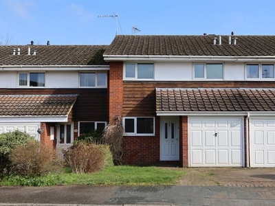 Terraced house to rent in Chesterfield Drive, Sevenoaks TN13