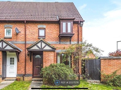 Terraced house to rent in Dairymans Walk, Guildford GU4