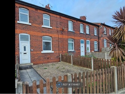 Terraced house to rent in Doncaster Road, Crofton, Wakefield WF4